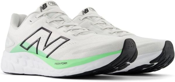 Men's Fresh Foam 680 V8 Running Shoe - Image 4